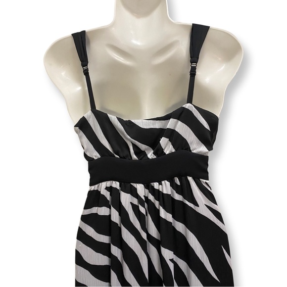 White House black market dress π2/$30π - Picture 6 of 11